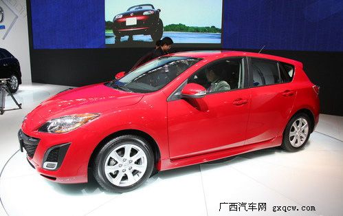 �M(j��n)��Mazda3�Ɏ�